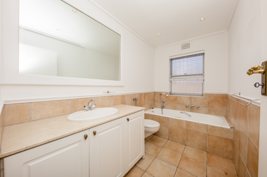 To Let 3 Bedroom Property for Rent in Higgovale Western Cape